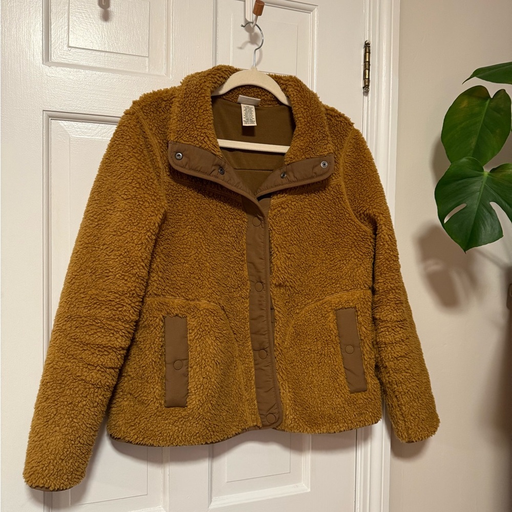 L.L. Bean Woman’s Sherpa Fleece Jacket (M)
